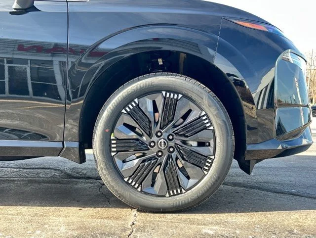 New 2026 Super Black Nissan Platinum image 12