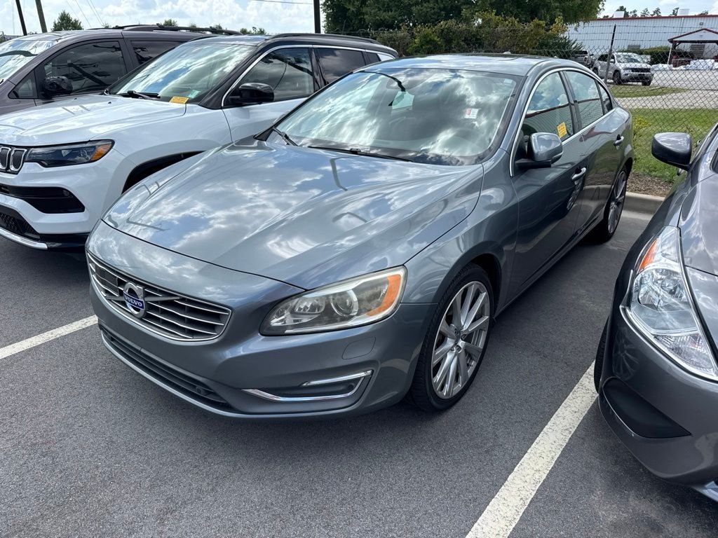 Used 2016 Gray Volvo T5 image 1