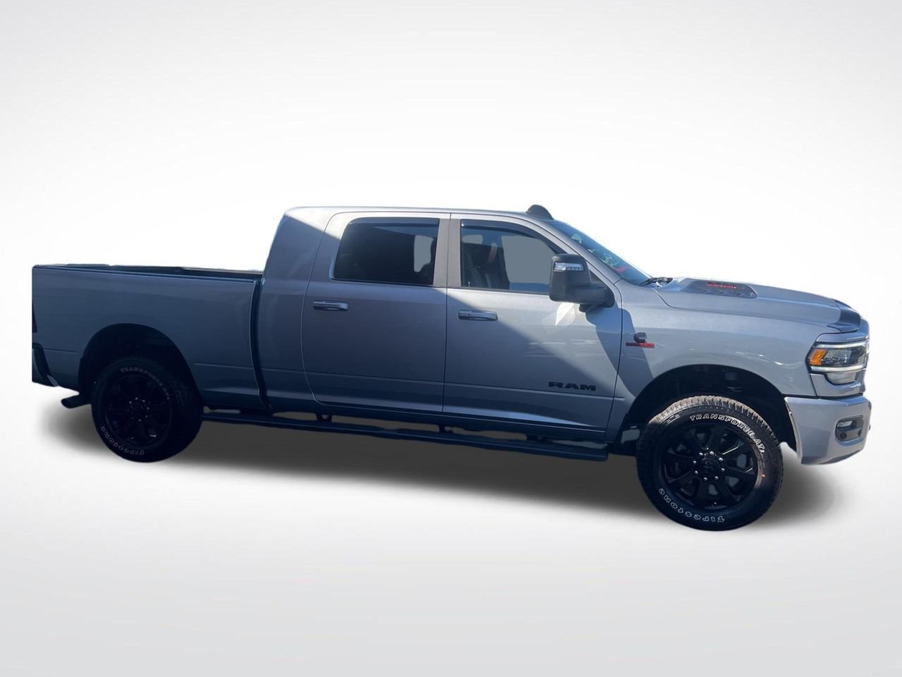 Used 2024 Silver Ram Laramie image 7