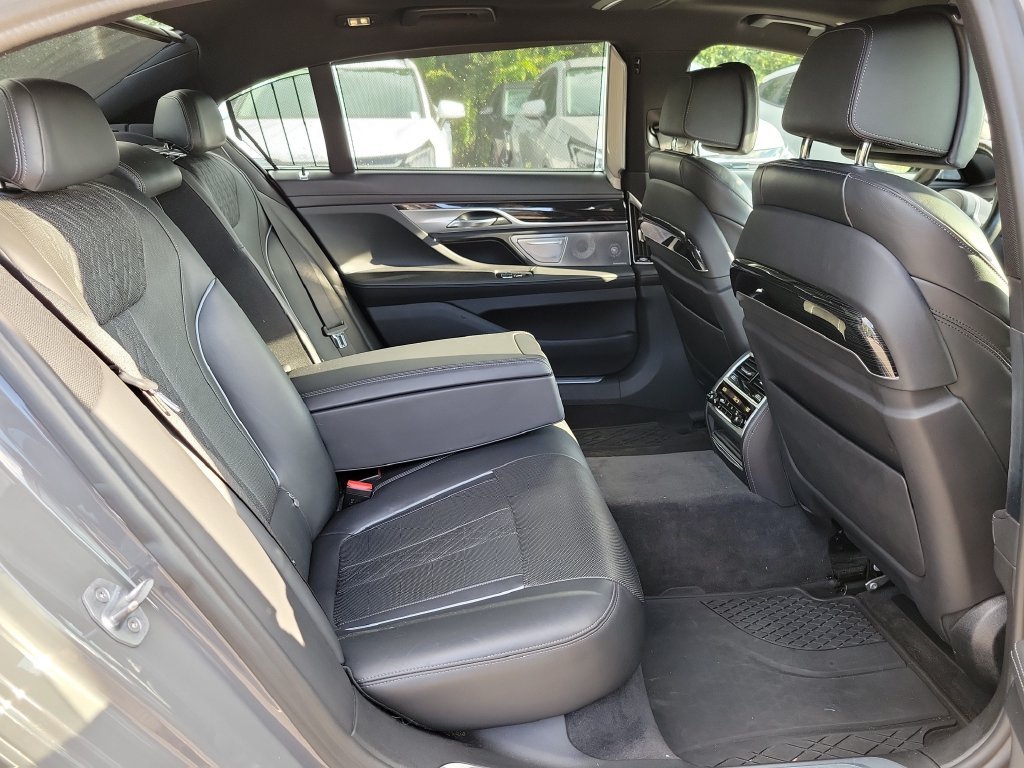 Used 2020 Bemina Gray Amber Effect BMW 750i xDrive image 13