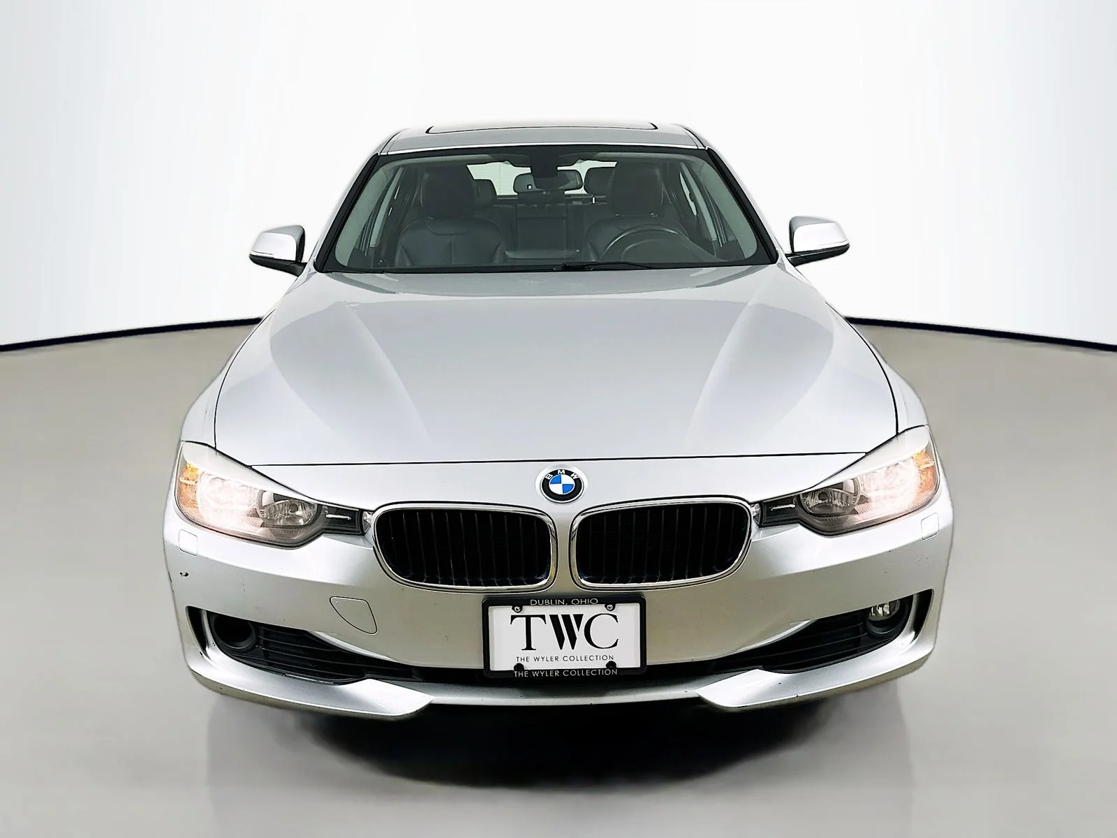 Used 2014 Silver BMW  image 2
