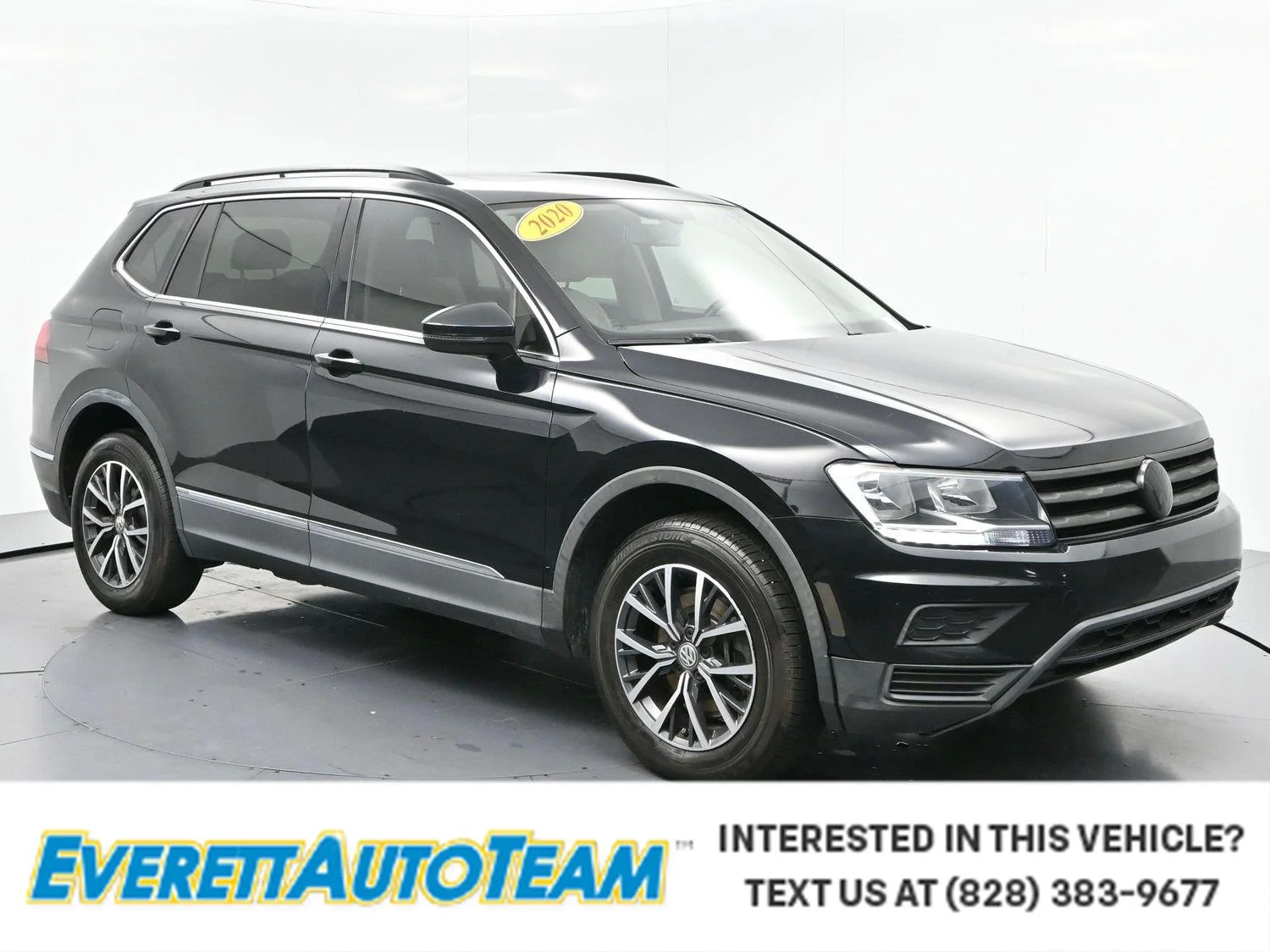 Used 2020 Deep Black Pearl Volkswagen SE image 1