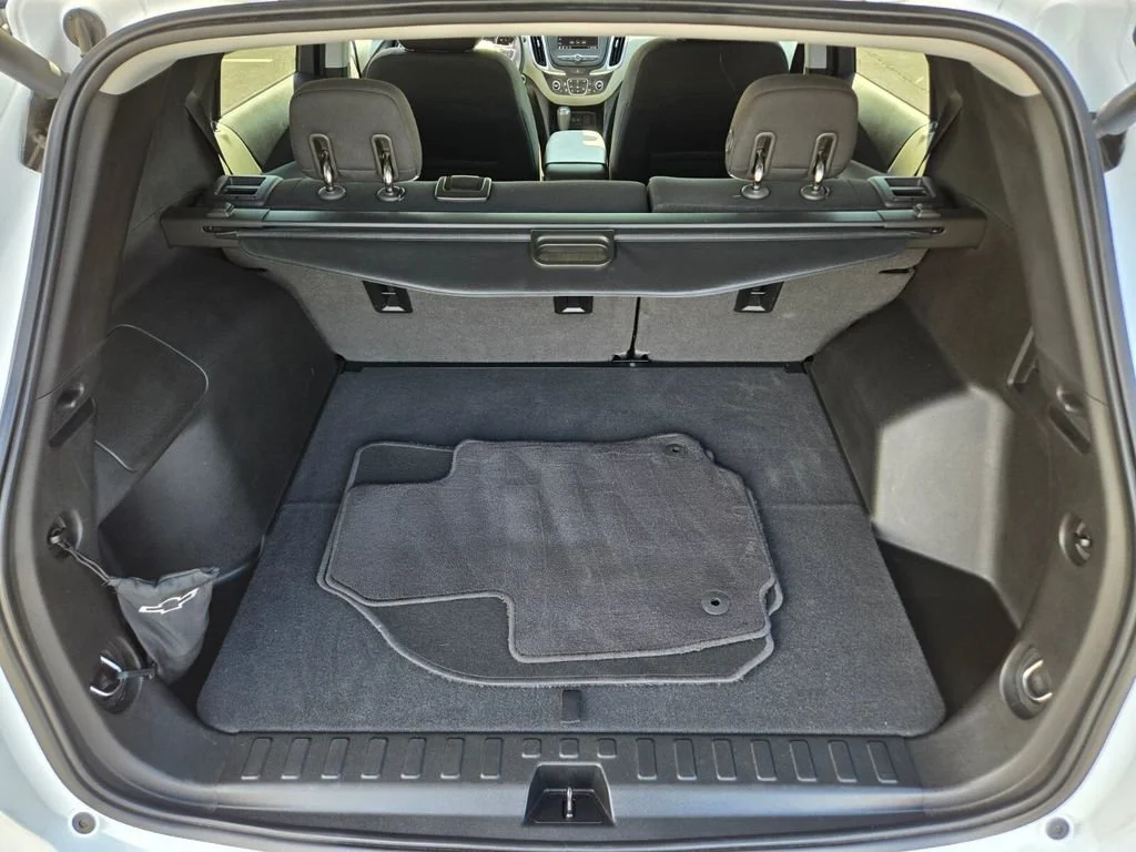 Used 2020 SUMMIT WHITE Chevrolet LT image 13