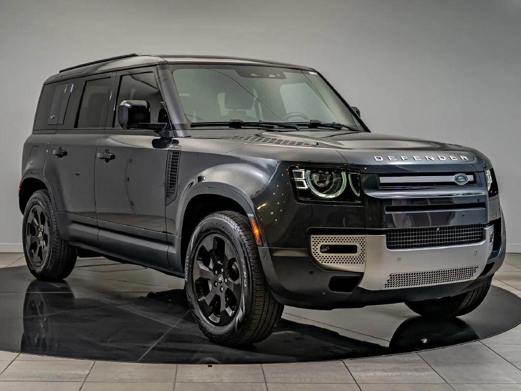 Used 2024 Gray Land Rover S image 12