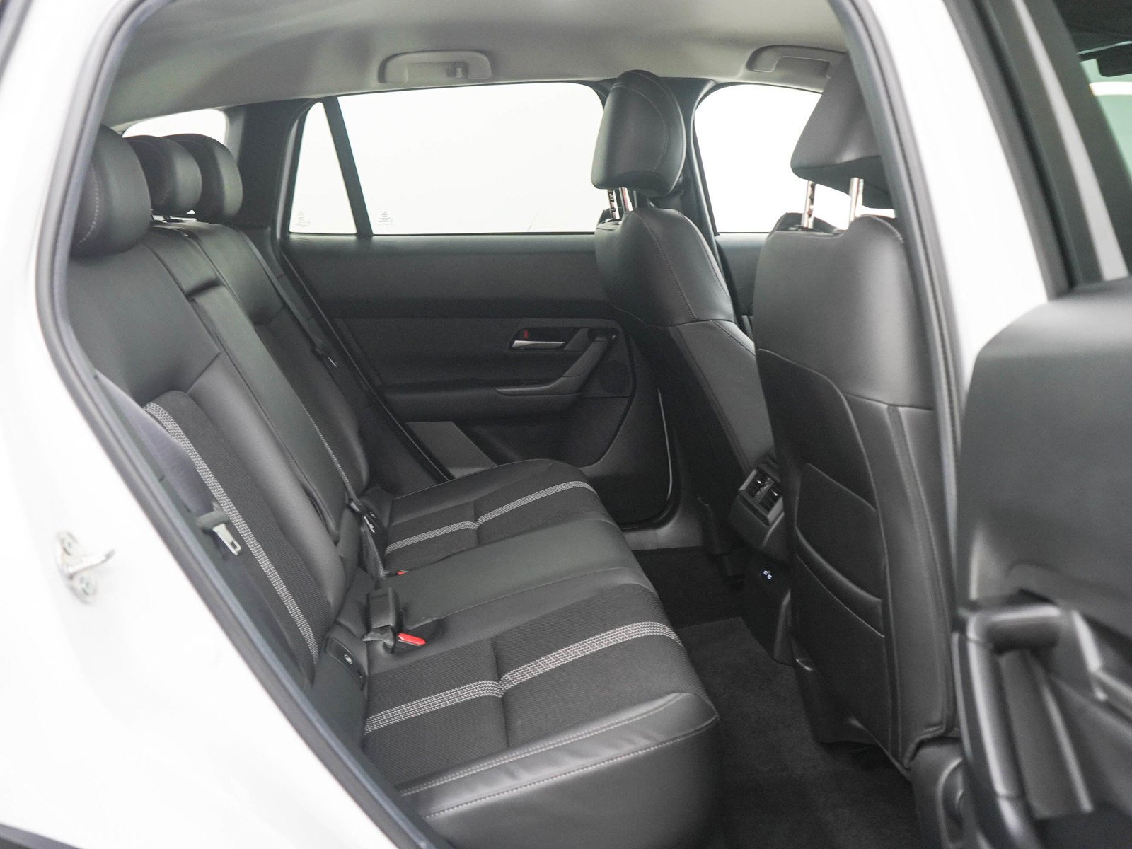 Used 2025 Wind Chill Pearl Mazda 2.5 S Select Package image 13