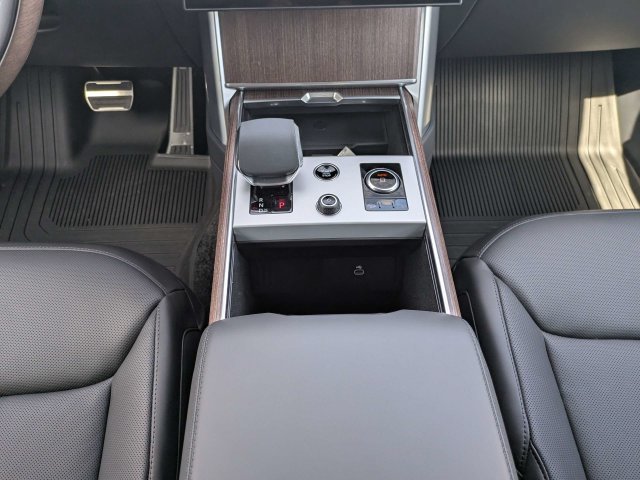 New 2027 Santorini Black Land Rover SE image 19