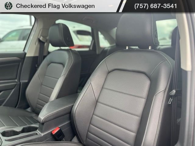 Used 2023 Pyrite Silver Metallic Volkswagen 1.5T SE image 21