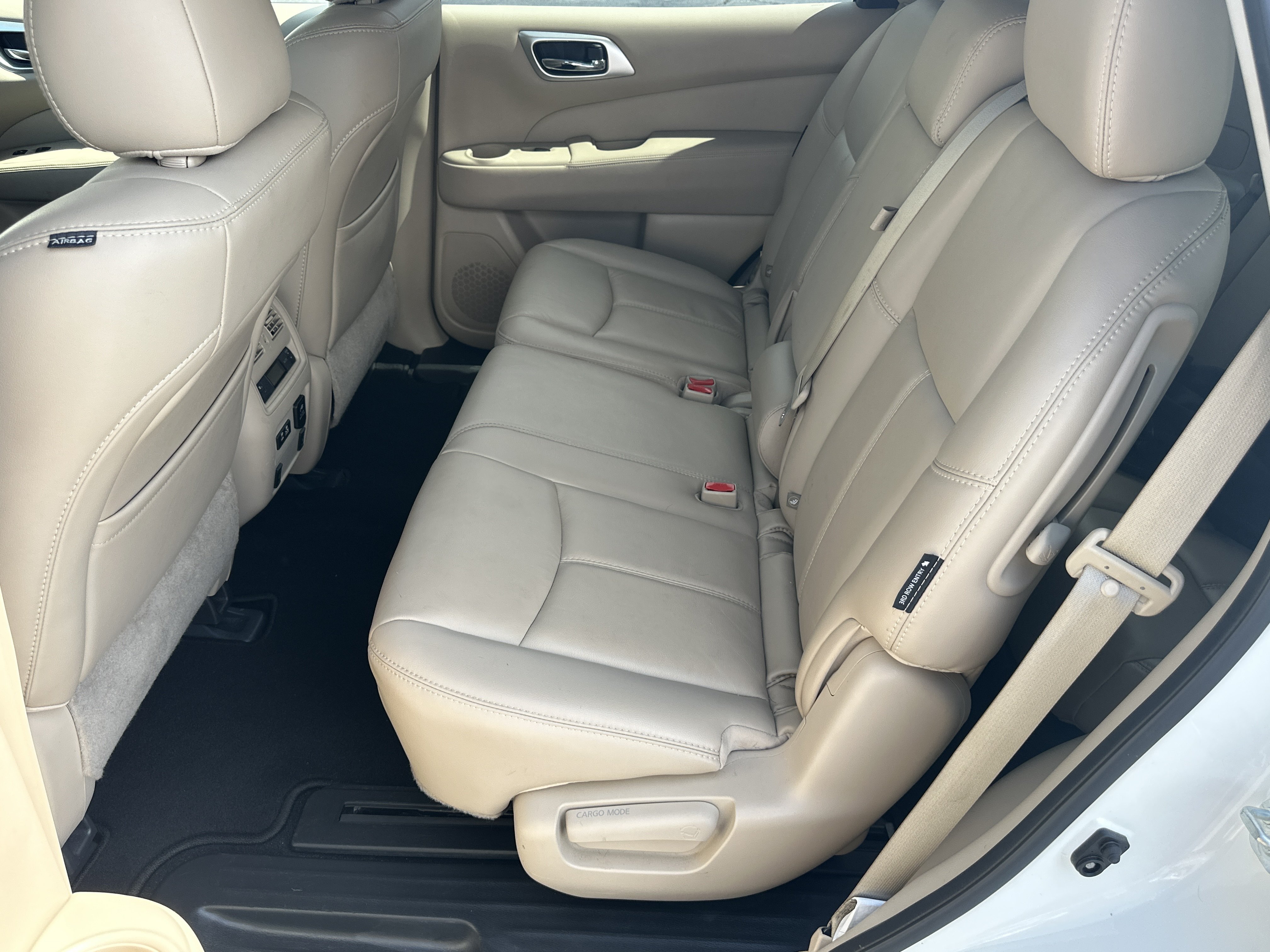 Used 2020 Pearl White Tricoat Nissan SL image 21