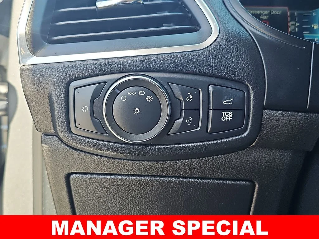 Used 2022 Silver Ford Titanium image 26