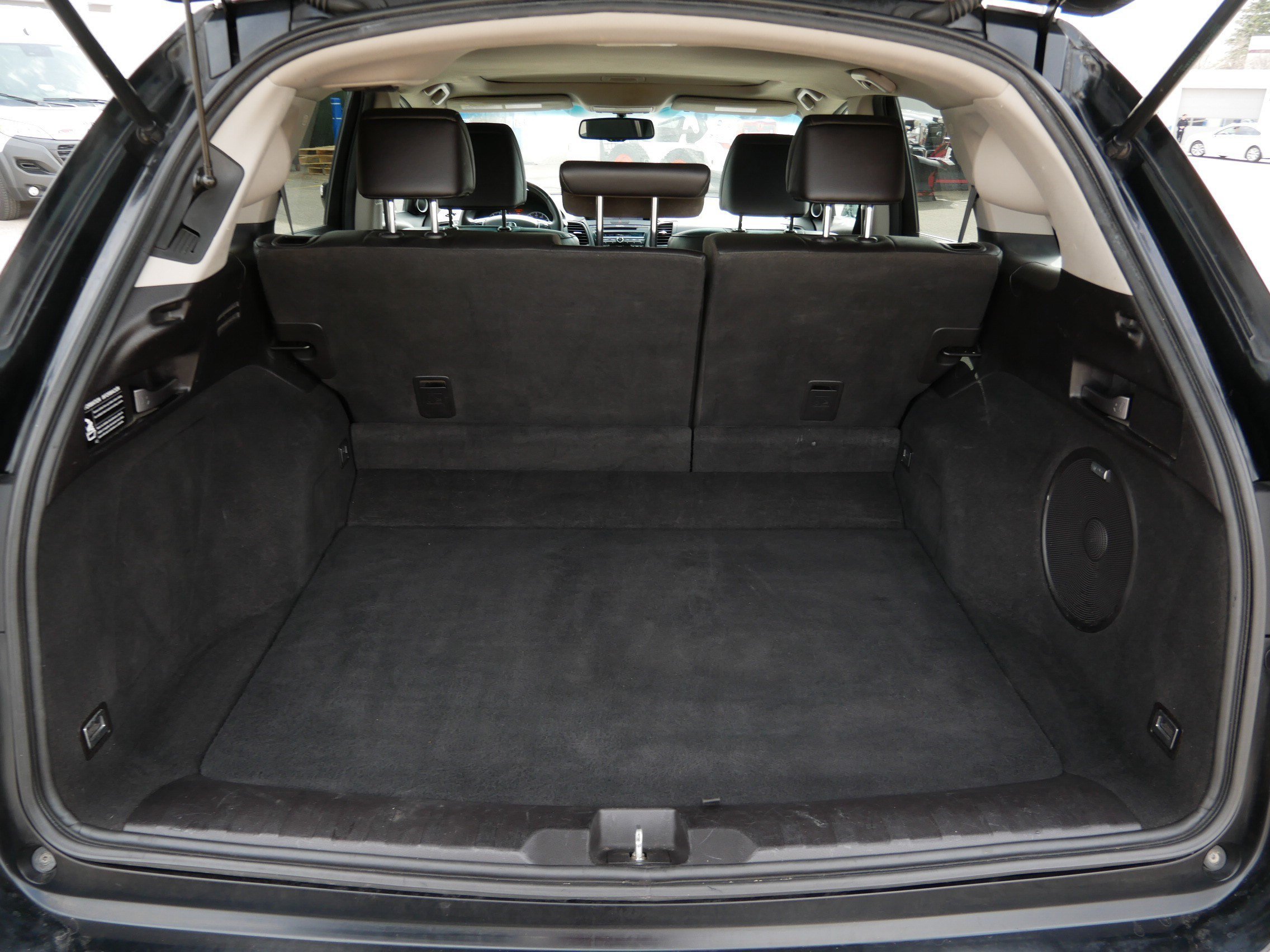 Used 2014 Crystal Black Pearl Acura Tech Pkg image 18