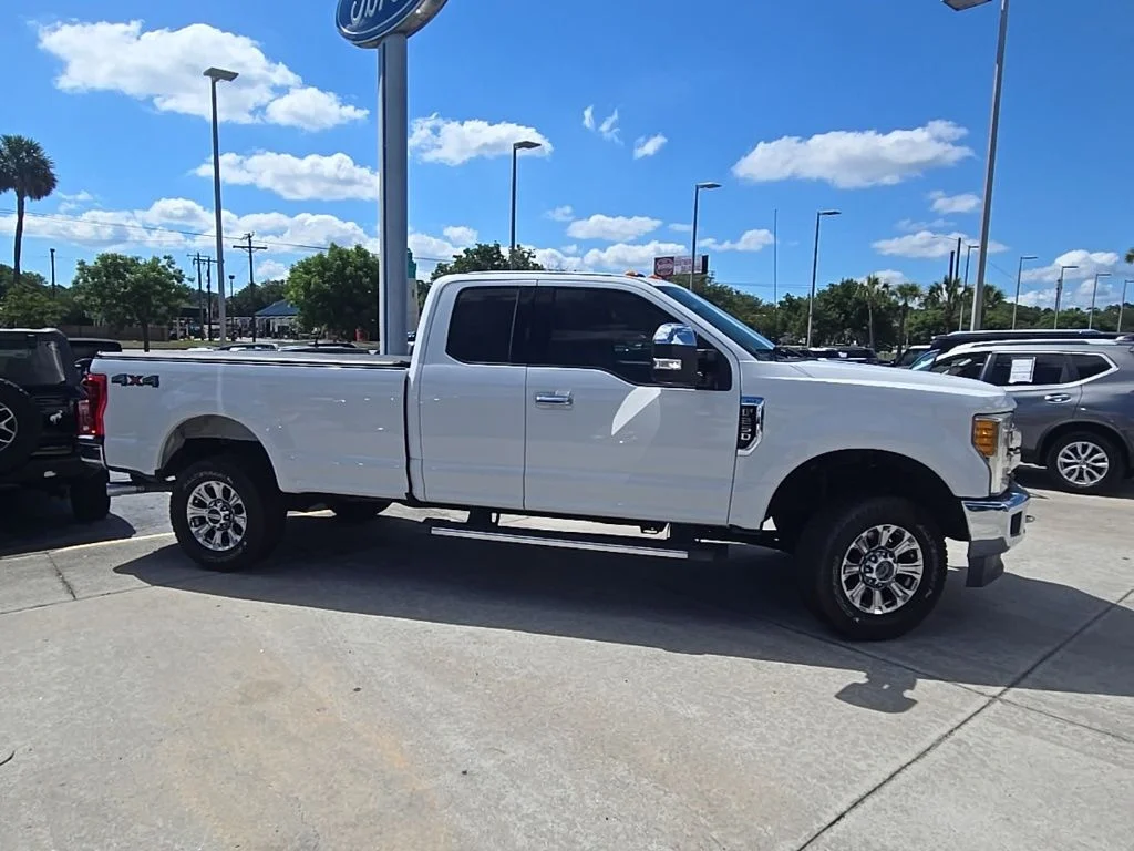 2017 Ford F-250 XLT 4x4 SuperCab 8' Box's photo