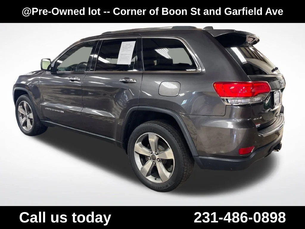Used 2016 Gray Jeep Limited image 3