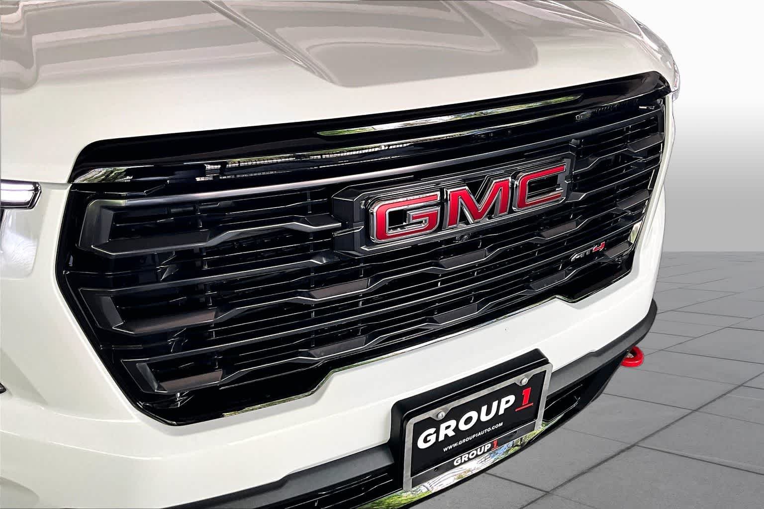Used 2025 Summit White GMC AWD AT4 image 29