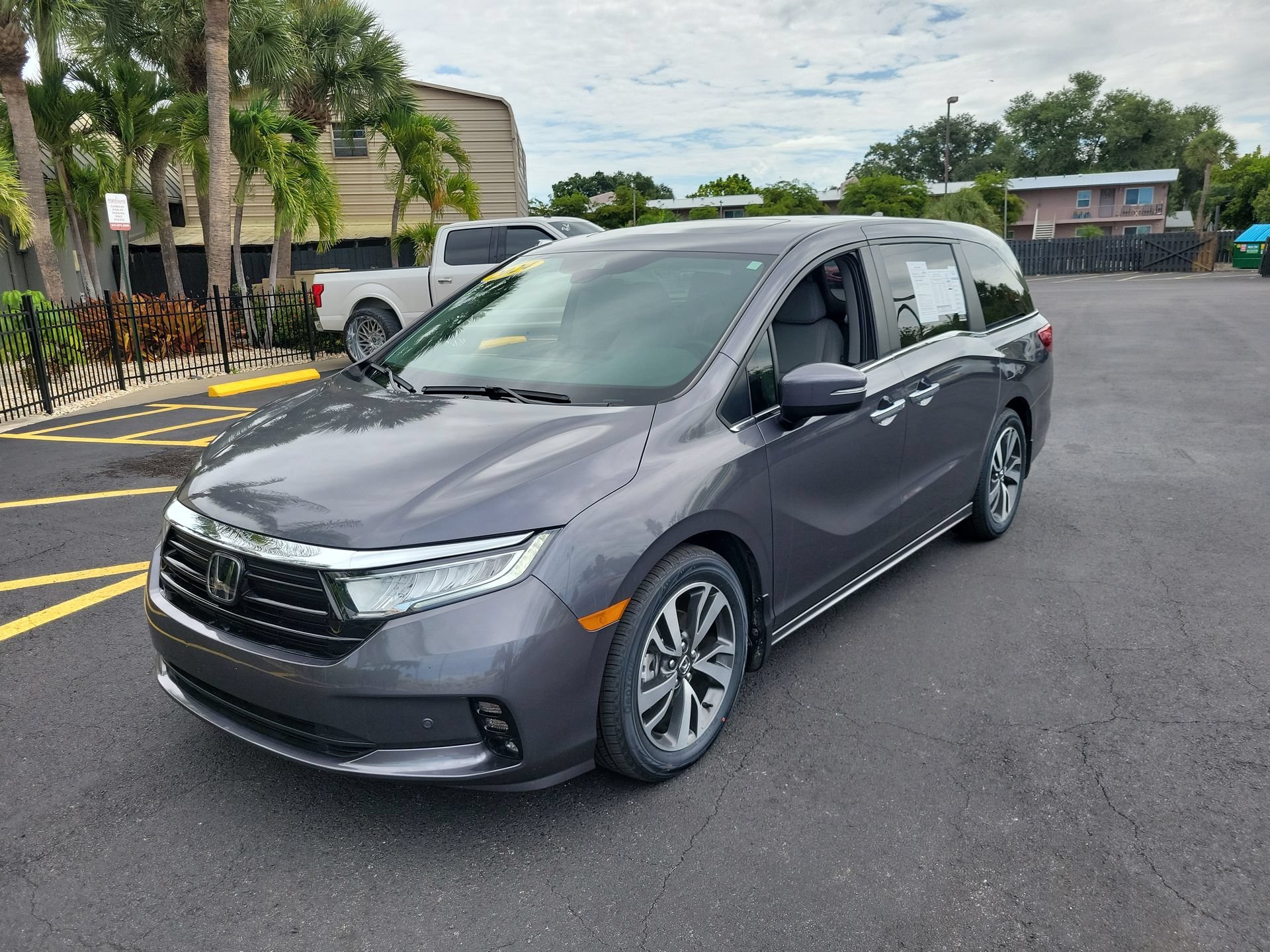 Certified Used 2024 Modern Steel Metallic Honda TOURING image 11
