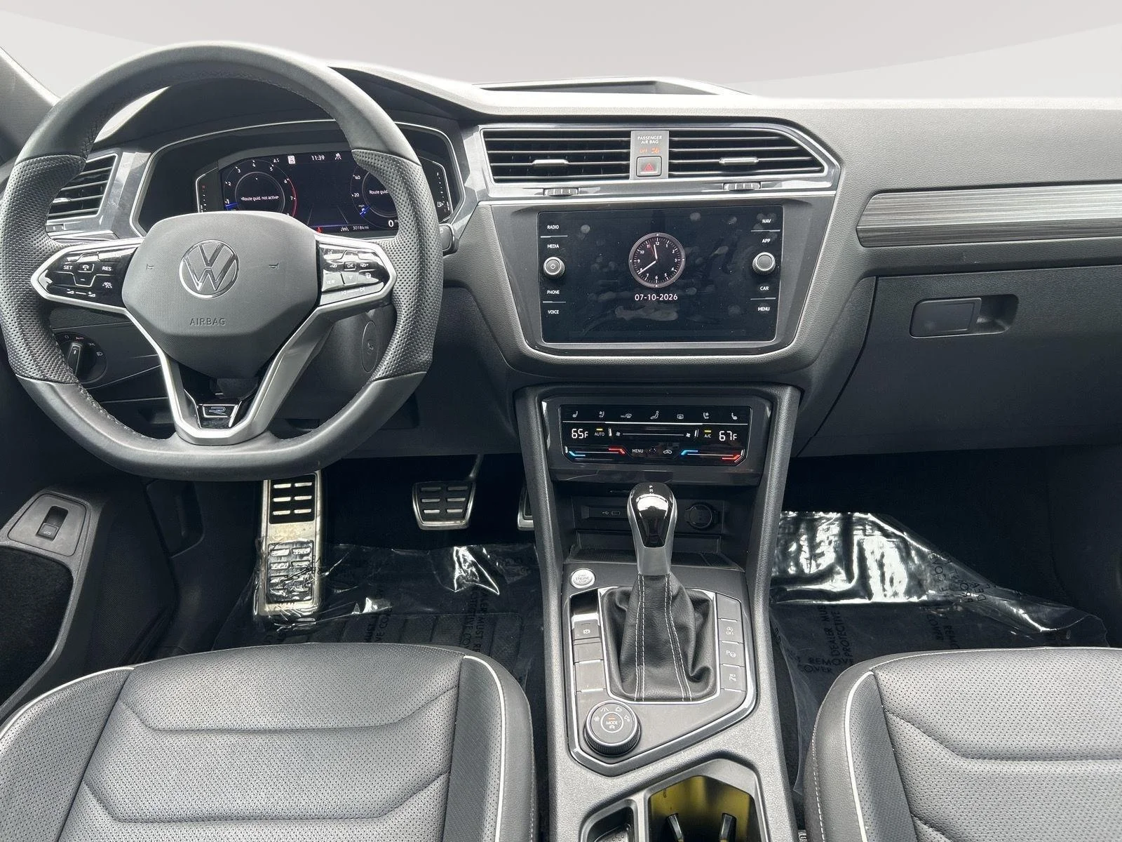 Certified Used 2024 gray Volkswagen SEL R-Line image 15