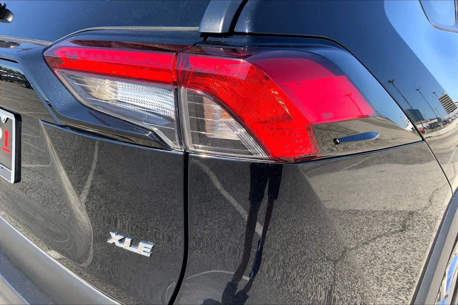 Used 2025 Midnight Black Metallic Toyota XLE image 30