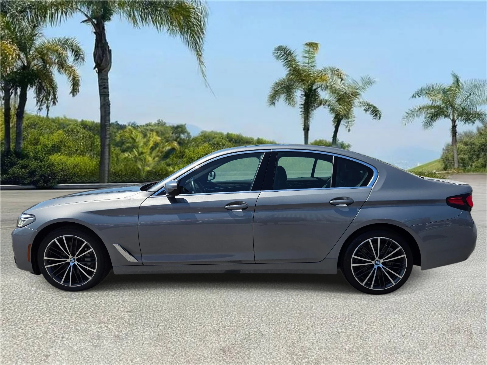 Used 2023 Skyscraper Gray Metallic BMW 530i Sedan image 3