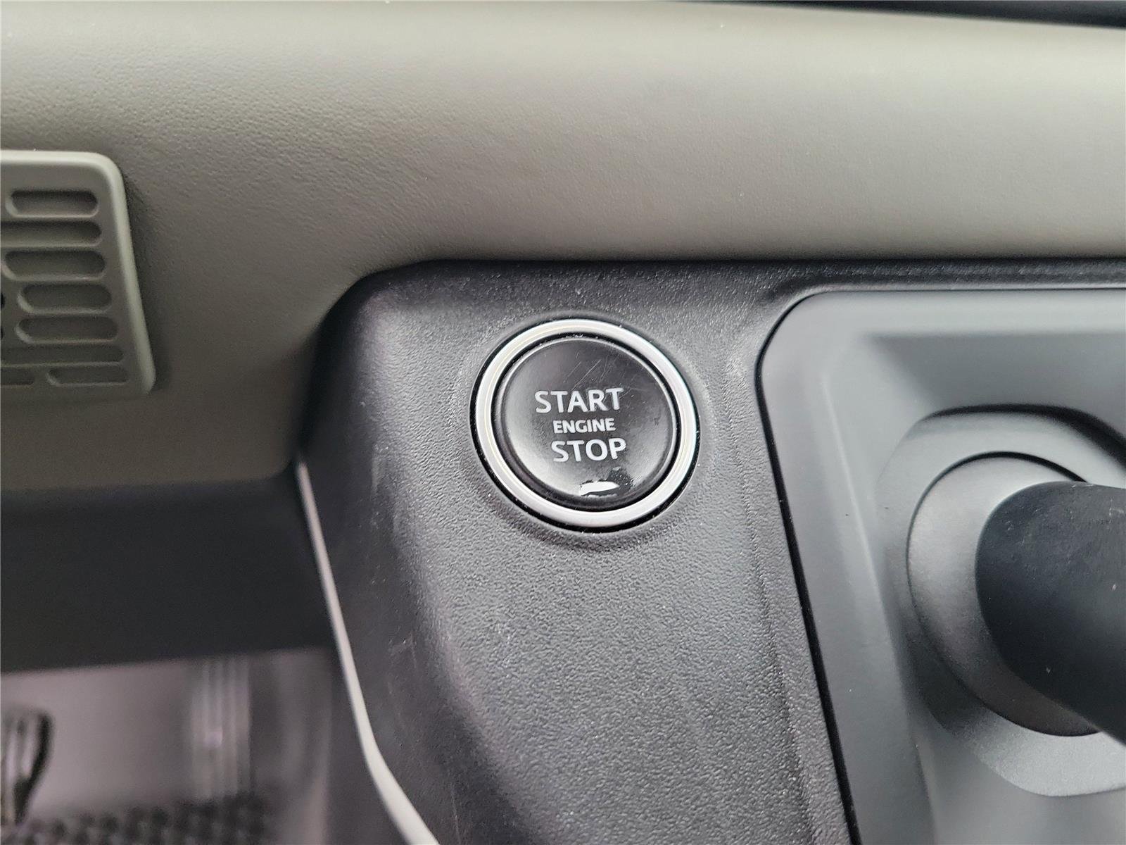Used 2020 Fuji White Land Rover HSE image 26