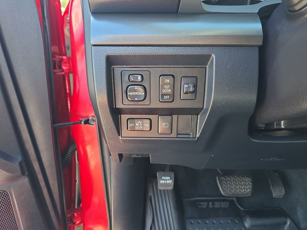 2019 Toyota Tundra SR5 - Photo 19