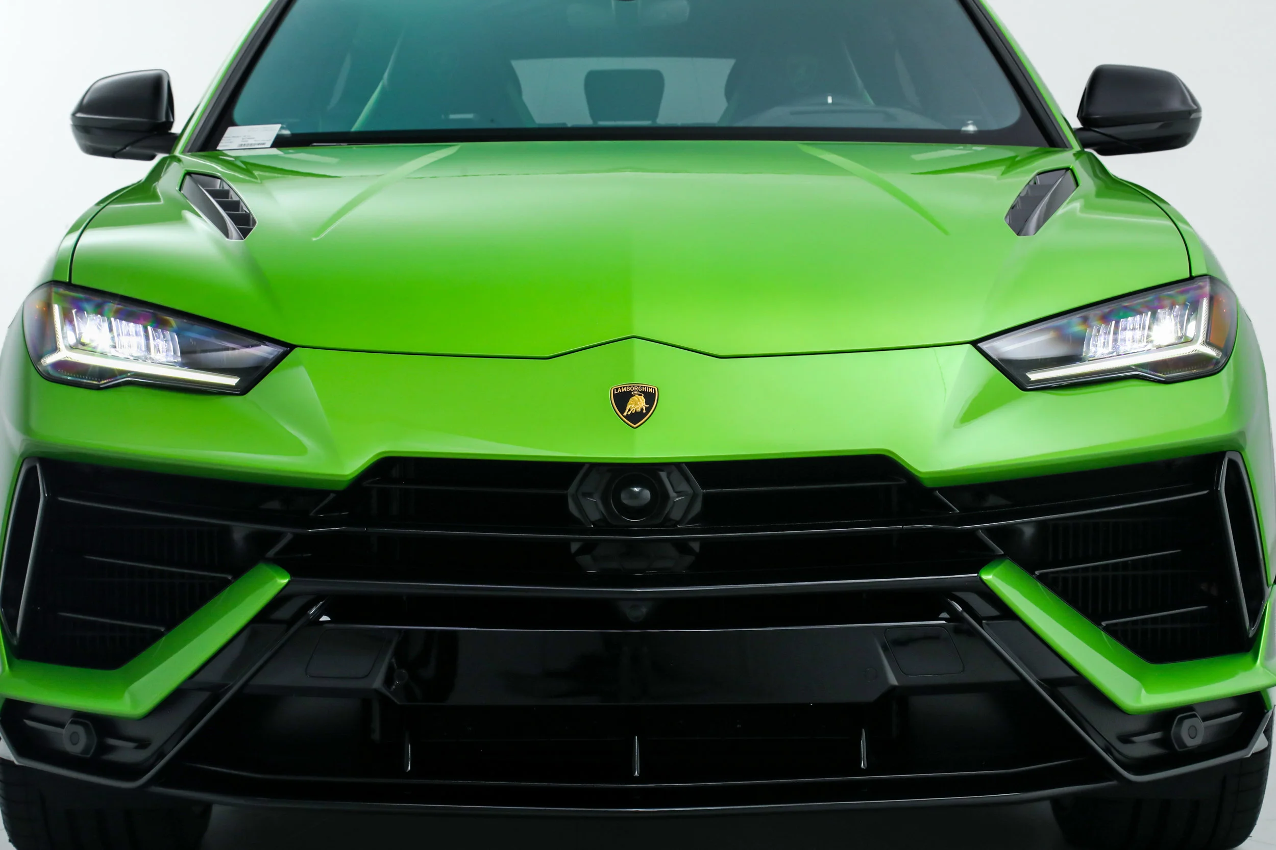 Used 2024 Green Lamborghini S image 9