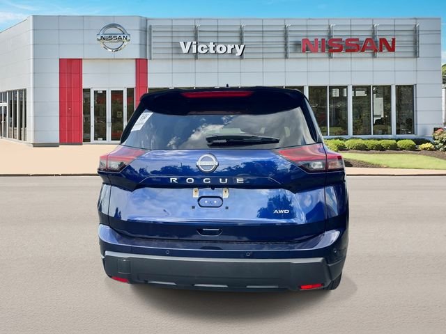 Used 2025 Blue Nissan SV image 3