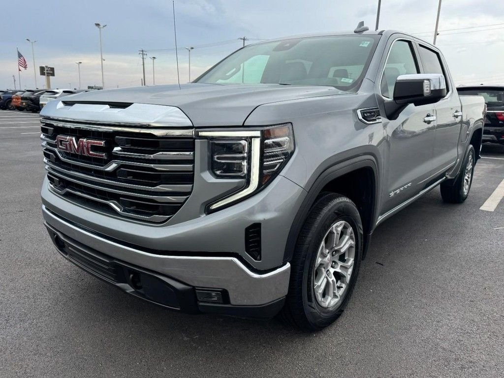 Used 2025 Silver GMC SLT image 8