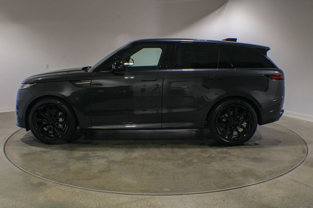 New 2026 Carpathian Grey Land Rover Dynamic SE image 3