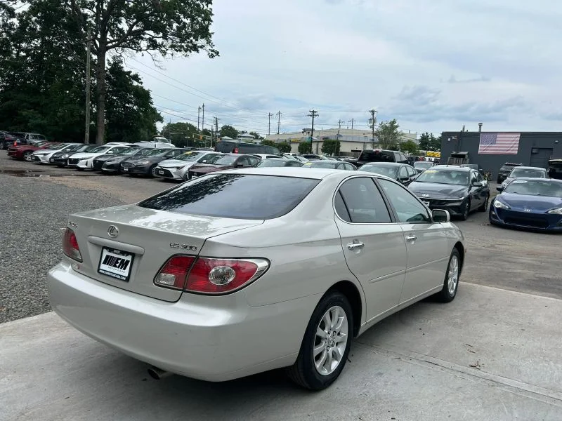 Used 2003 Gold Lexus ES 300 Sedan 4D image 26