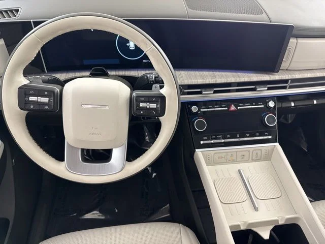 Used 2025 White Hyundai Calligraphy image 31