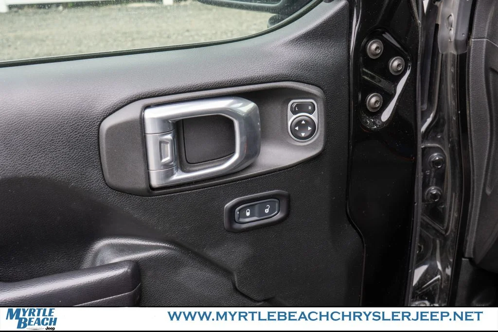Used 2021 Black Clearcoat Jeep Sport image 16