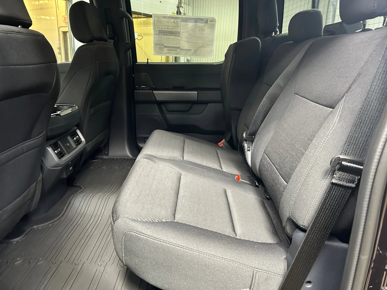 New 2026 Agate Black Metallic Ford XLT image 18