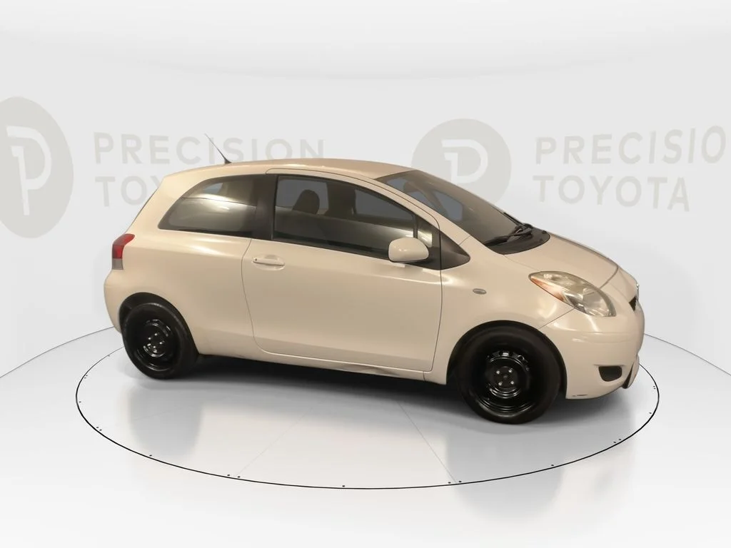 Used 2009 Polar White Toyota Base image 22
