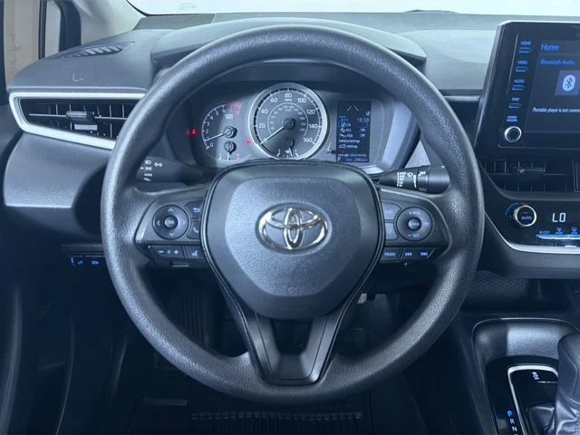 Used 2022 White Toyota LE image 13