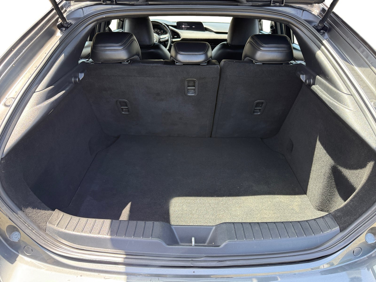 Used 2020 Machine Gray Metallic Mazda Premium image 17