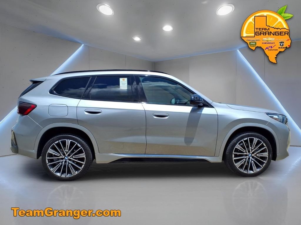 Used 2023 Silver BMW xDrive28i image 5