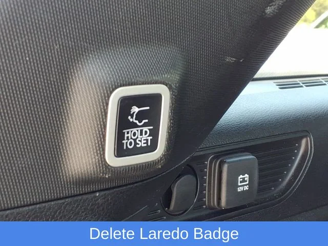 Used 2025 White Jeep Altitude image 32
