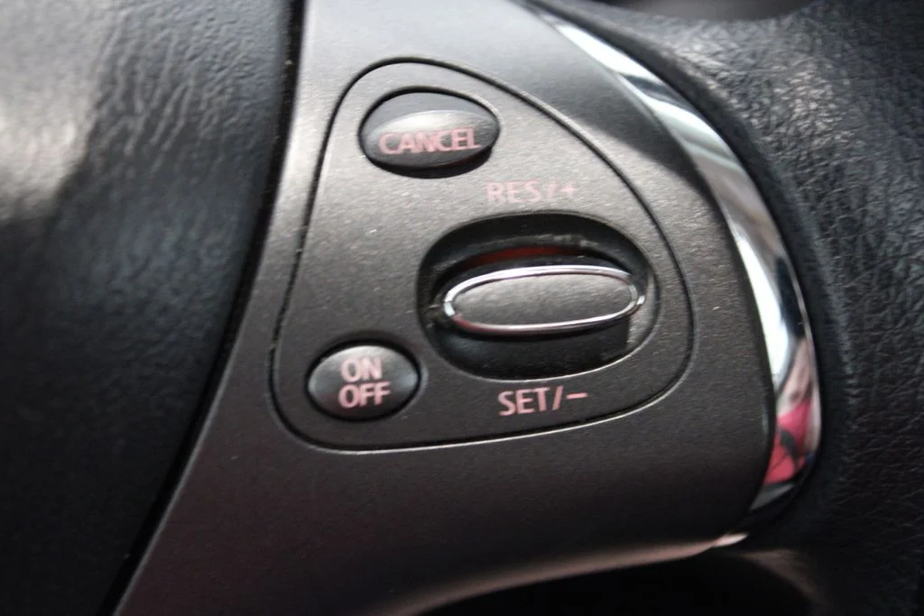 Used 2020 Pearl White Nissan S image 22