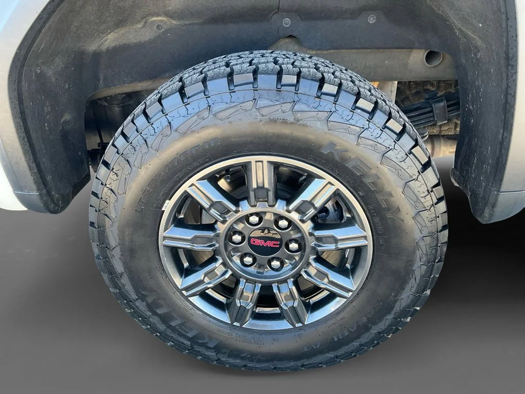 Used 2024 White GMC AT4X image 8