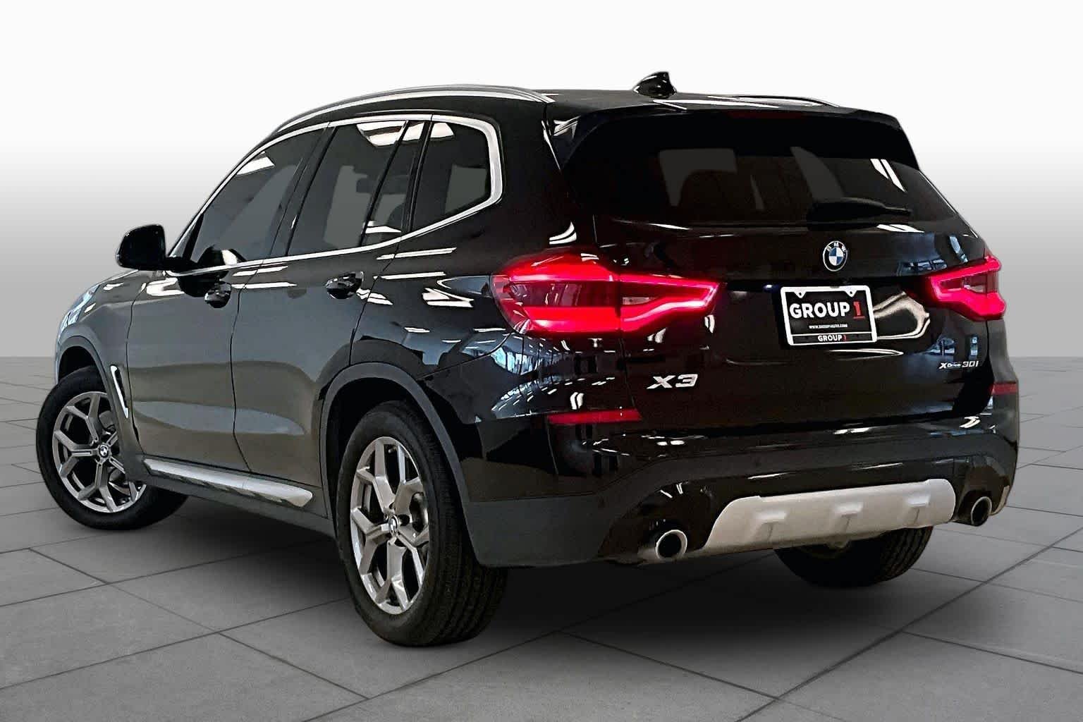 Used 2020 Jet Black BMW xDrive30i image 11