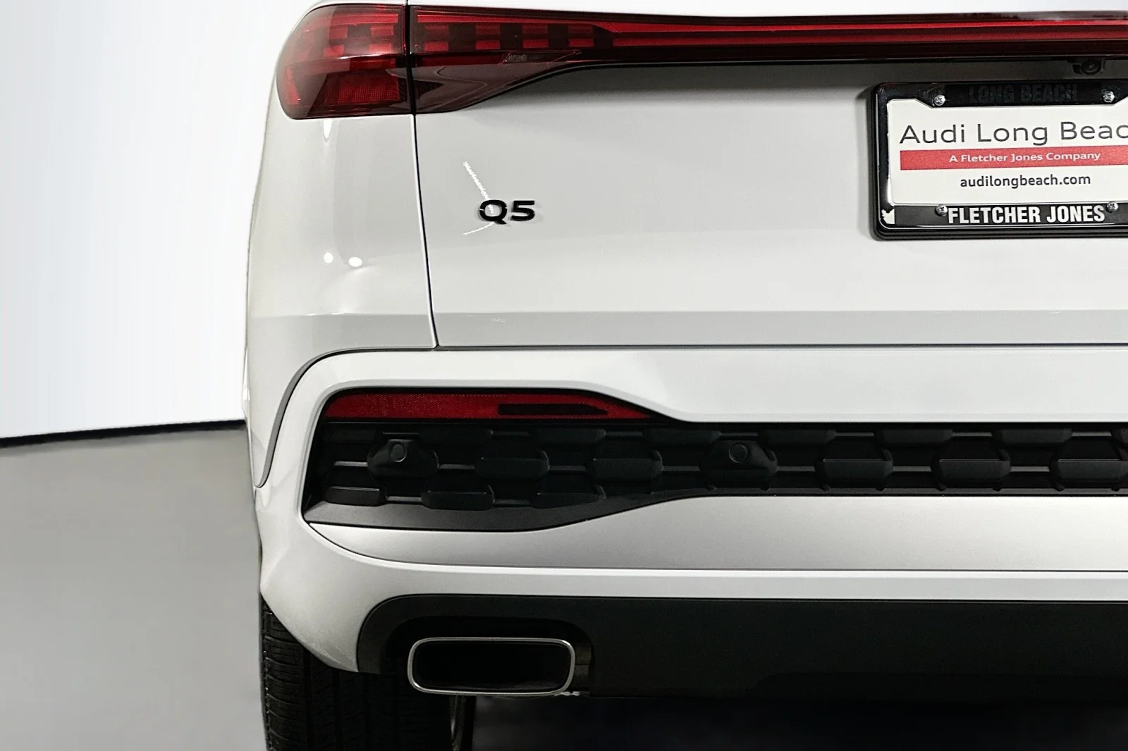 Used 2025 Arkona White Audi Premium Plus image 17