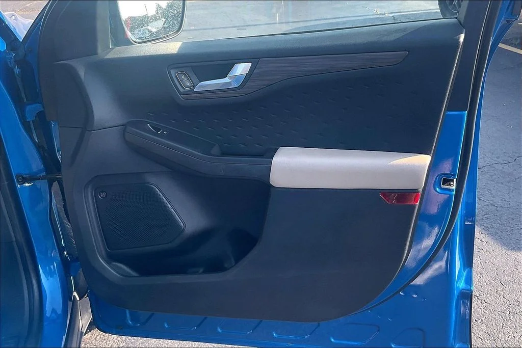 Used 2020 Blue Ford Titanium image 23