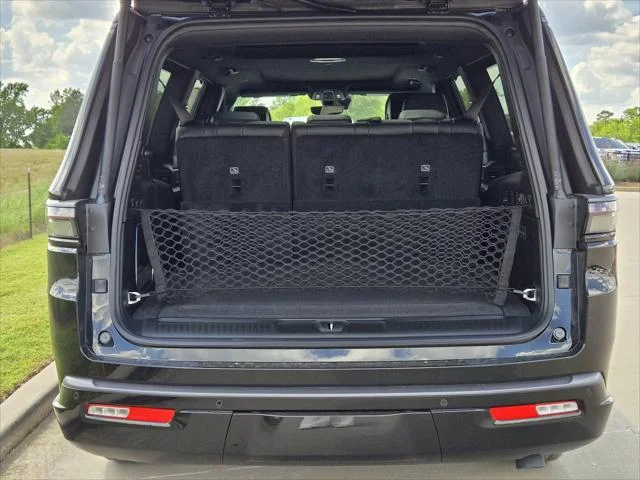 New 2026 High Gloss Black Exterior Paint Jeep Limited Altitude image 7