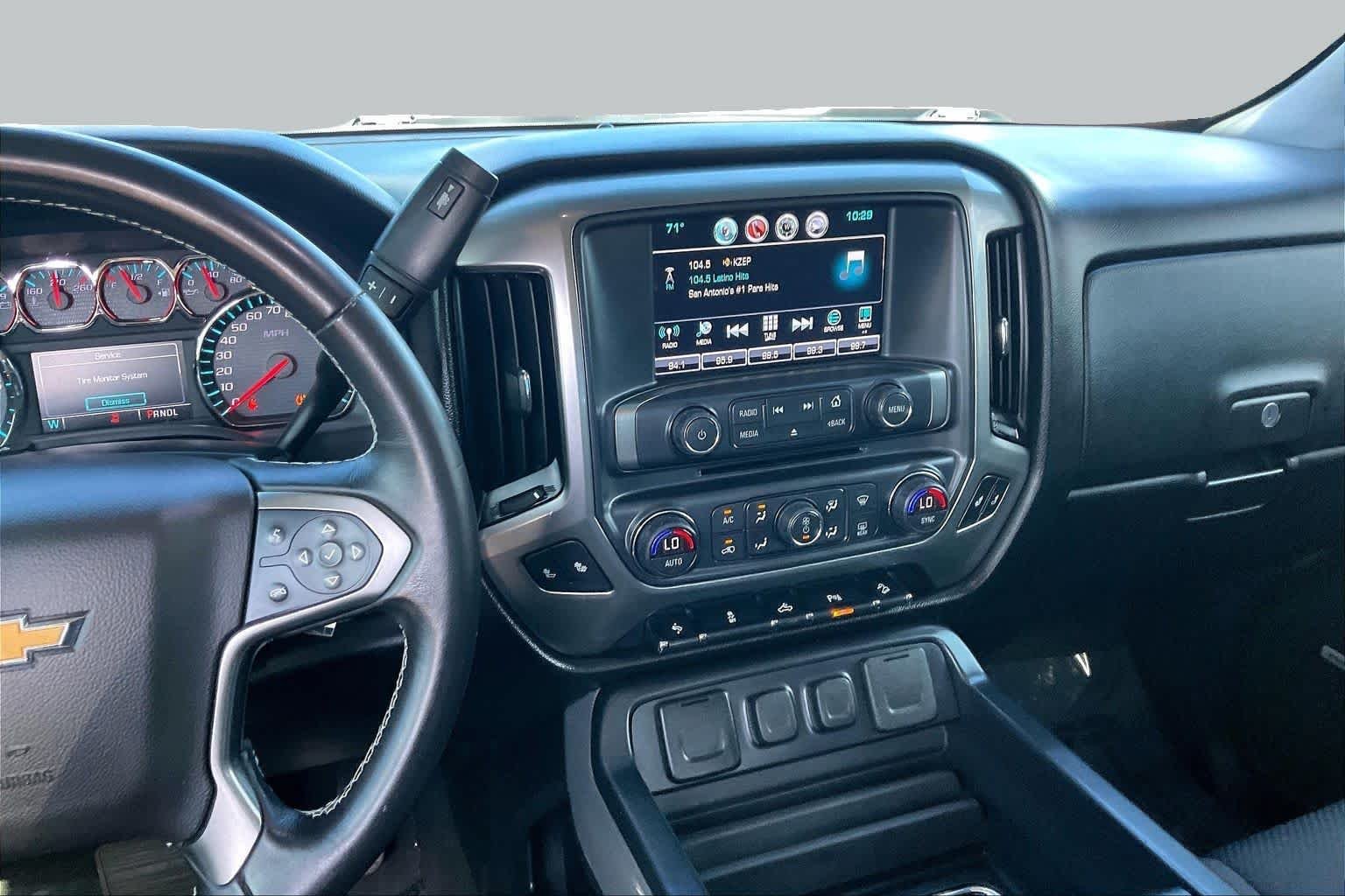 Pre-Owned 2018 Chevrolet Silverado 1500 LT