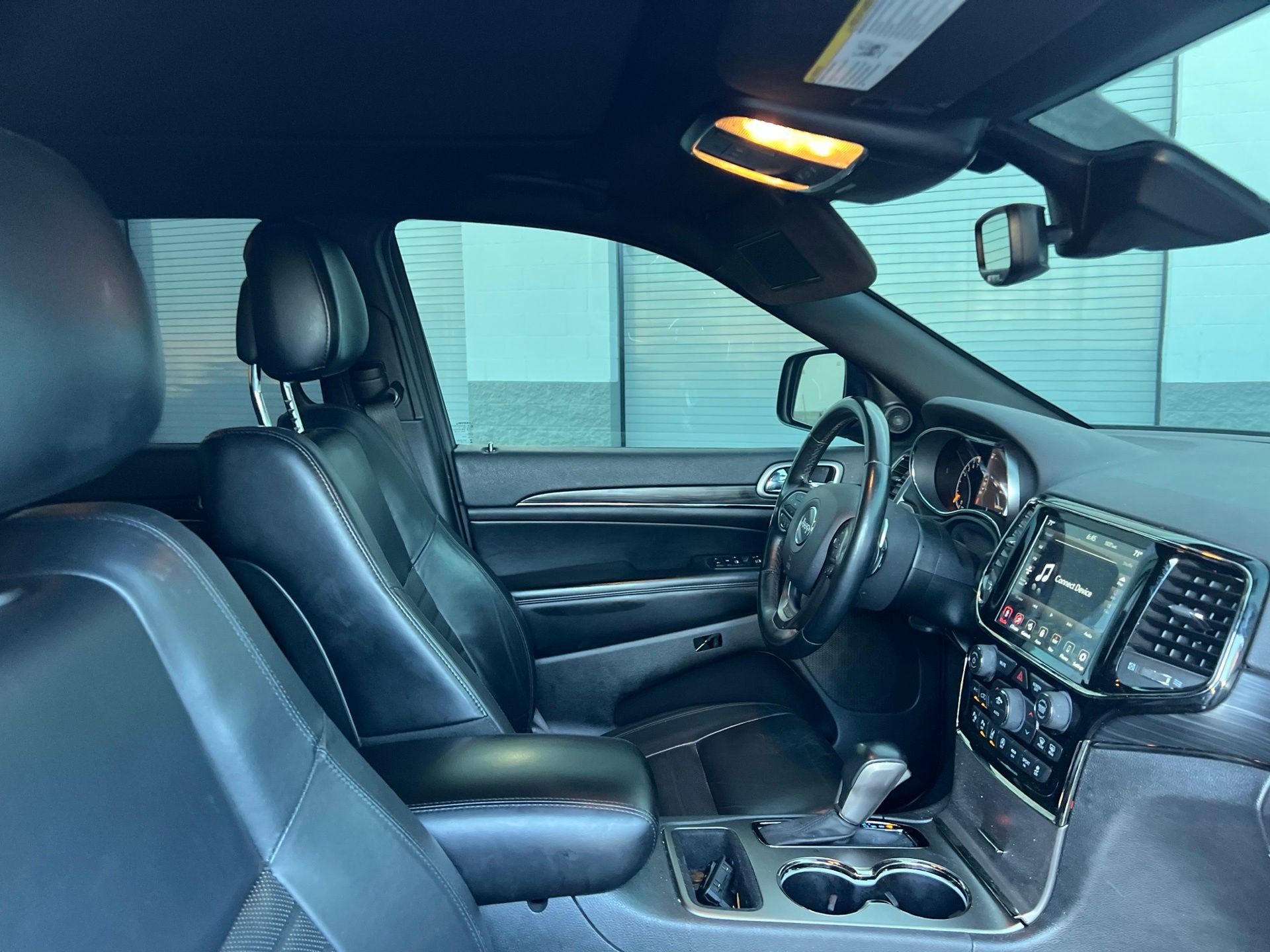 Used 2019 Blue Jeep Limited image 23