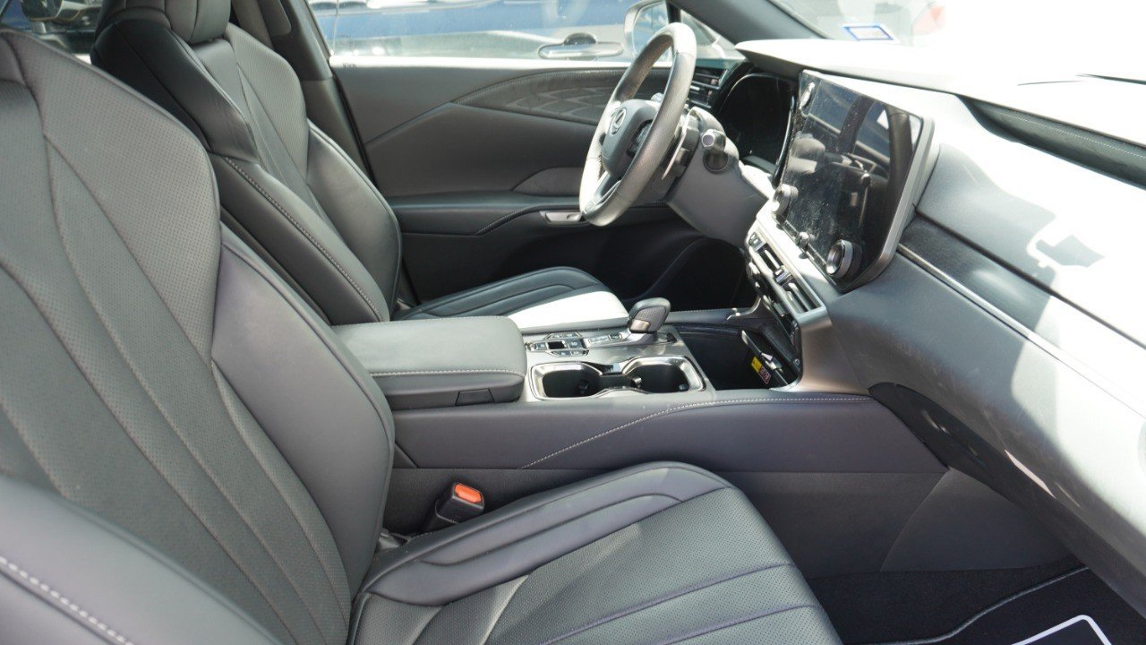 Certified Used 2024 White Lexus RX 350 F SPORT Handling image 9