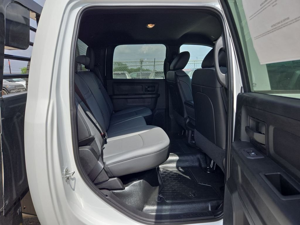 New 2026 Bright White Clearcoat RAM Tradesman image 36