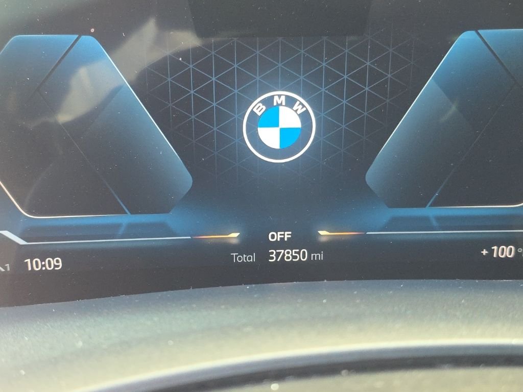 Certified Used 2024 Alpine White BMW xDrive40i image 9