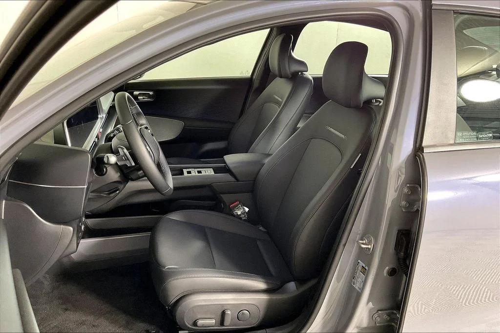 Used 2025 Blue Hyundai SEL image 24