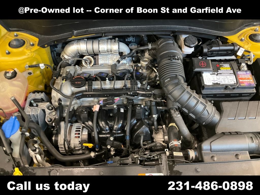 Used 2022 Yellow Kia Nightfall image 10