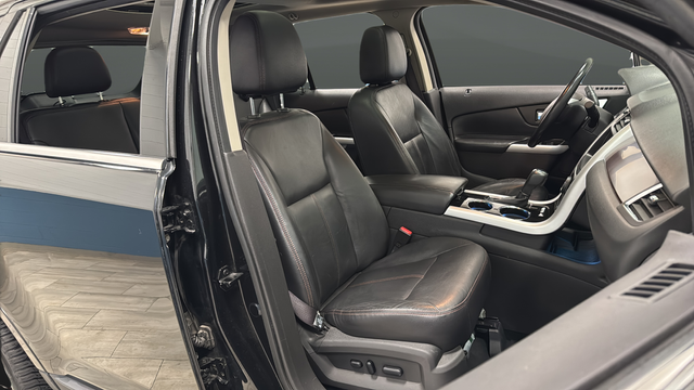 Used 2013 Tuxedo Black Metallic Ford Limited image 25